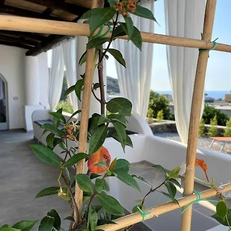 Hébergement de vacances Casa Rina, In Centro A Malfa (Salina)