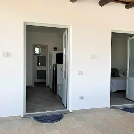 Casa Rina, In Centro A Malfa (Salina)