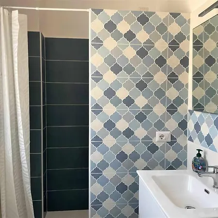 Casa Rina, In Centro A Malfa (Salina)