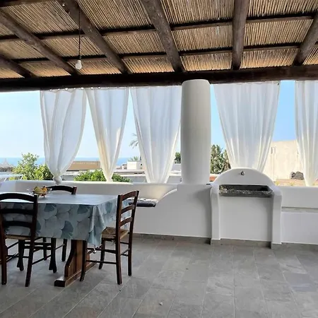 Casa Rina, In Centro A * Malfa (Salina)